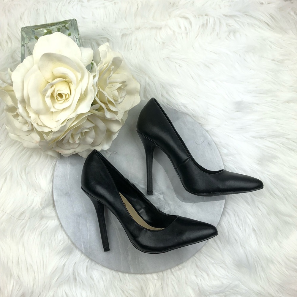 Cathy Jean Black Leather Pumps